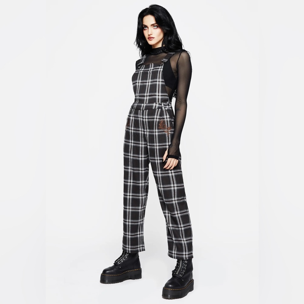 Disturbia Monochrome Plaid Design